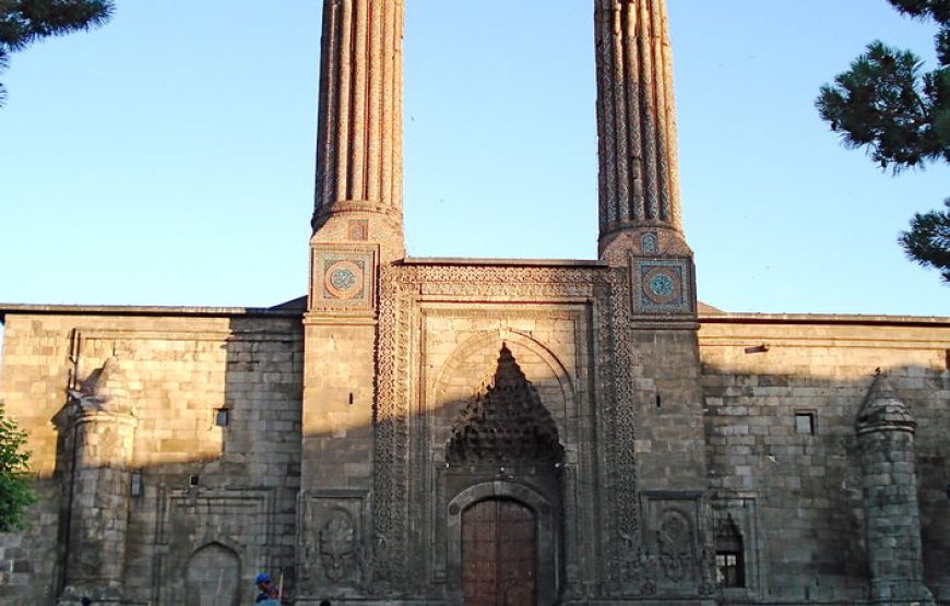 Uçaklı Tunceli, Munzur, Ovacık, Kemaliye, Divriği, Harput, Malatya Turu (5 Gün 4 Gece)